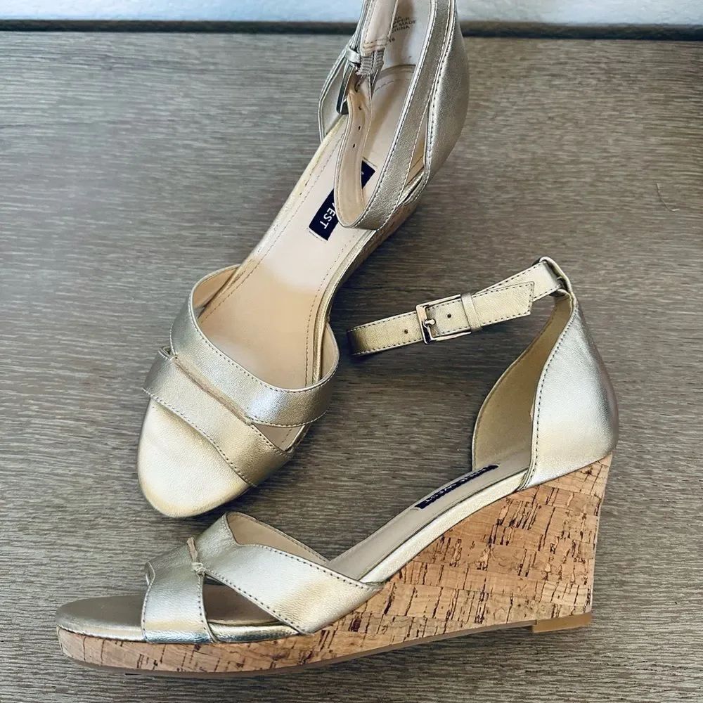 Nine West Gold Metallic Leather Wedge Cork Heel Sandals 8